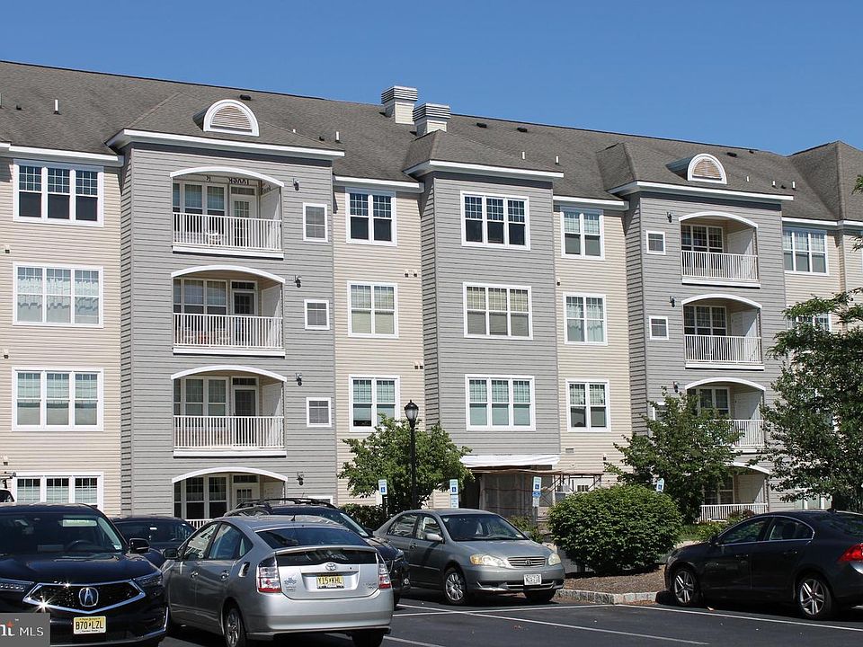 1st image of 225 Masterson Ct #225