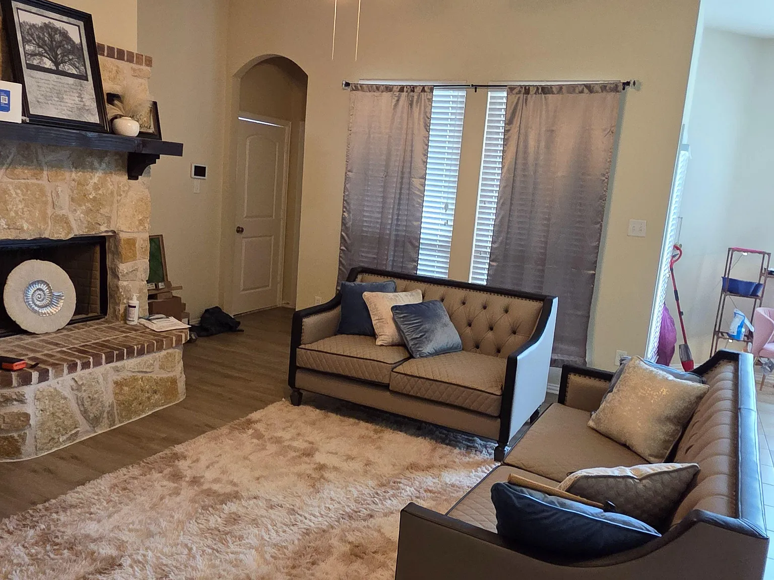 1 bed, 1.0 bath, 2000 sqft, $1,183 — Photo 3