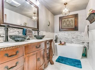 1904 Chaparral Ln, Edmond, OK 73013