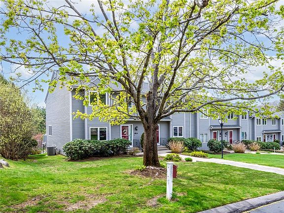3rd image of 40 Waterview Dr Unit B
