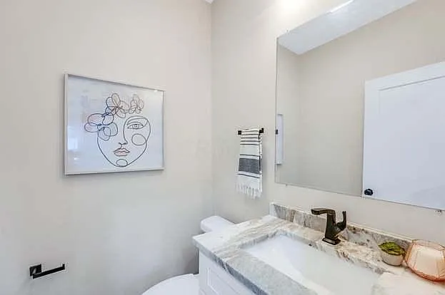 879 Bellows Ave — Photo 5