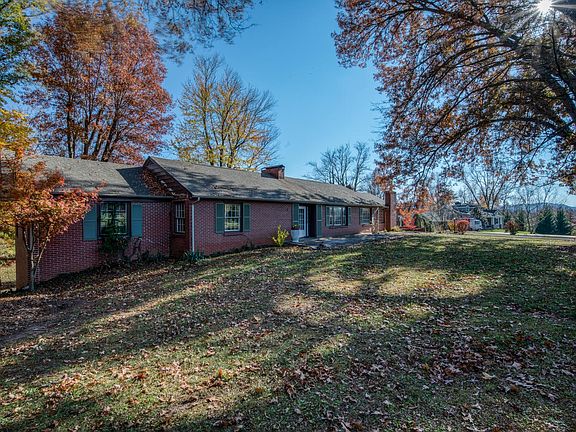 3rd image of 1435 Holston Dr