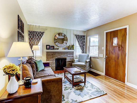 4th image of 8555 Wexford Ave