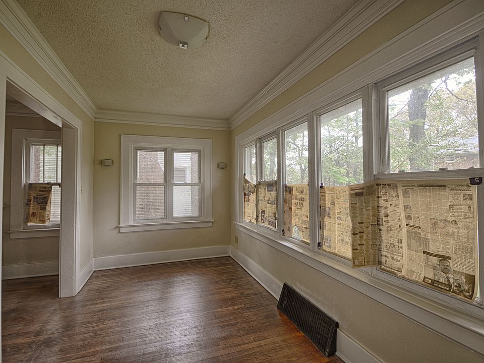 1st image of 525 Fernwood Dr