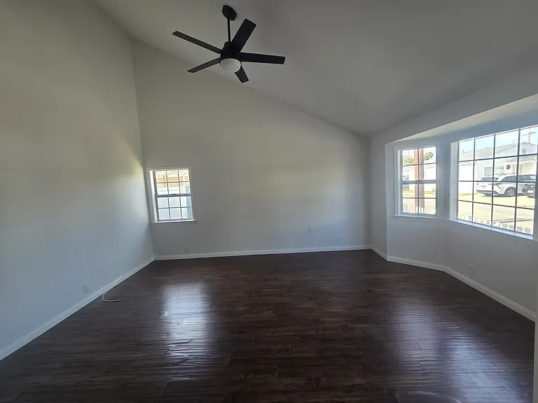 2603 Vail Ave — Photo 5