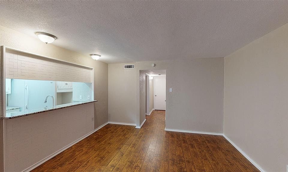 1st image of 507 Arborview Dr