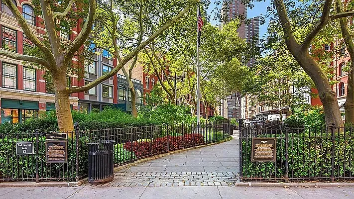 Rented by Liss Real Estate Group LLC | media 11