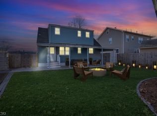 8 Corsi Rd, Bloomfield, NJ 07003