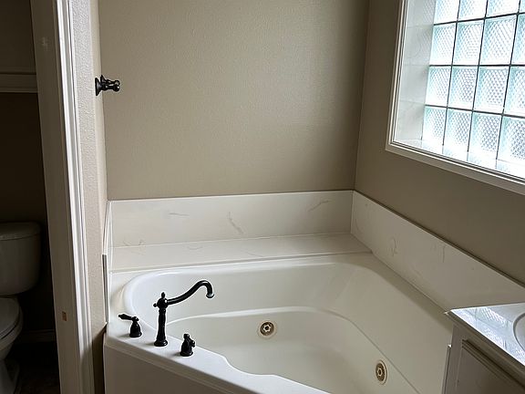 3rd image of 315 Robelmont Dr