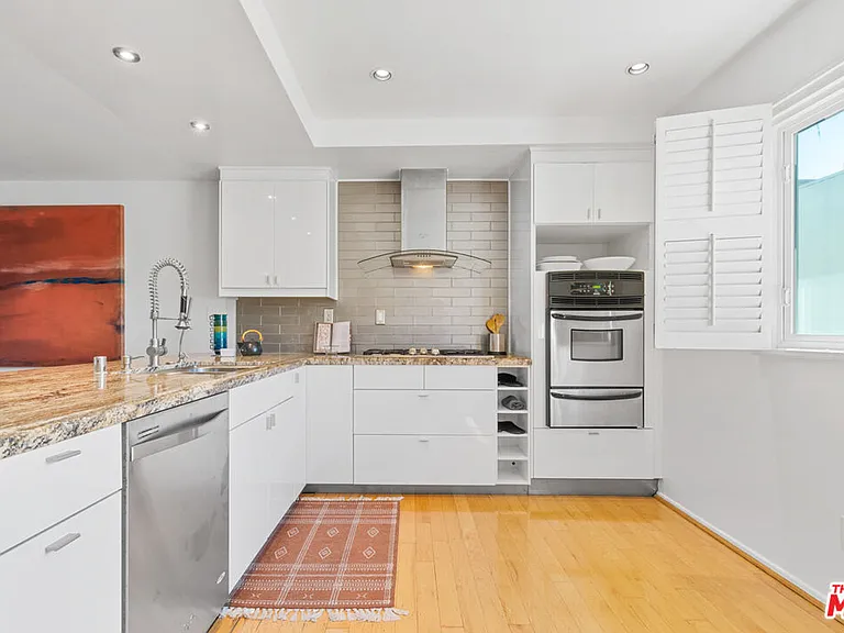 4725 S La Villa Marina #B — Photo 8