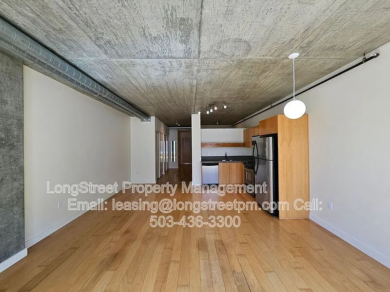 1926 W Burnside St — Photo 2