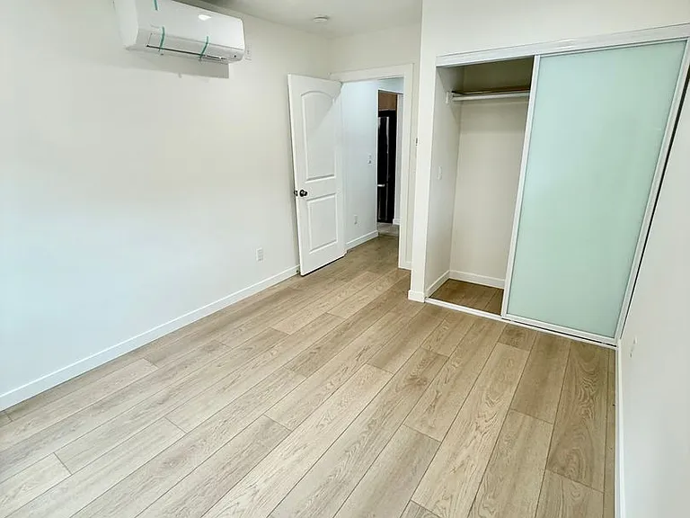 449 Oakhurst — Photo 19