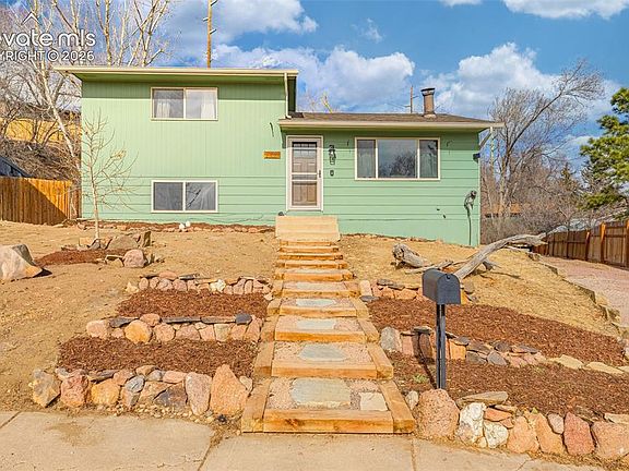 2nd image of 2552 Launcelot Ct