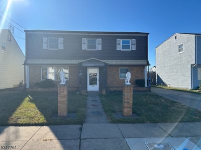 136 Camelot Dr, Port Reading, NJ, 07064