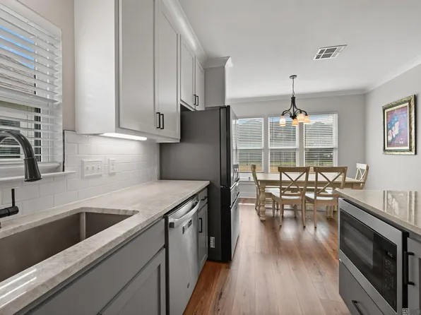 39215 Canopy Ct, Gonzales, LA 70737