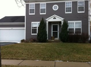 2470 Fairchild Ln, West Chicago, IL