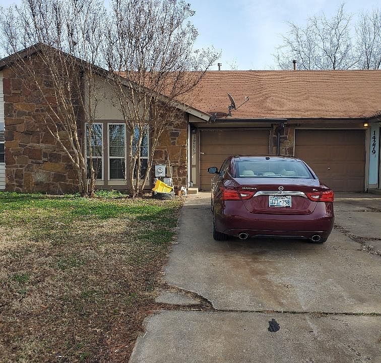 This is a patio home with a nice sized privacy fenced backyard.
