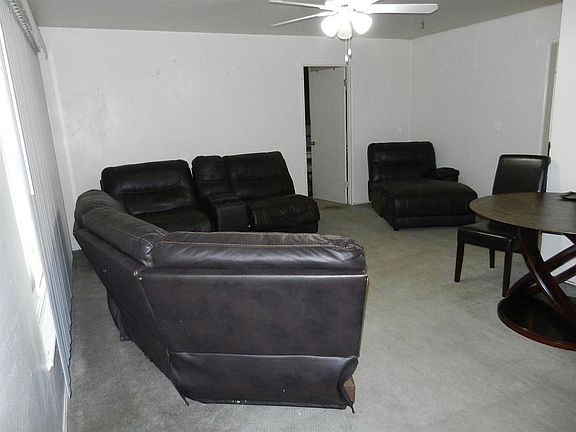 2nd image of 256 E Churchill St