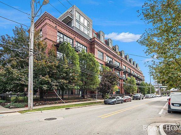 2nd image of 600 Broadway Ave NW APT 425