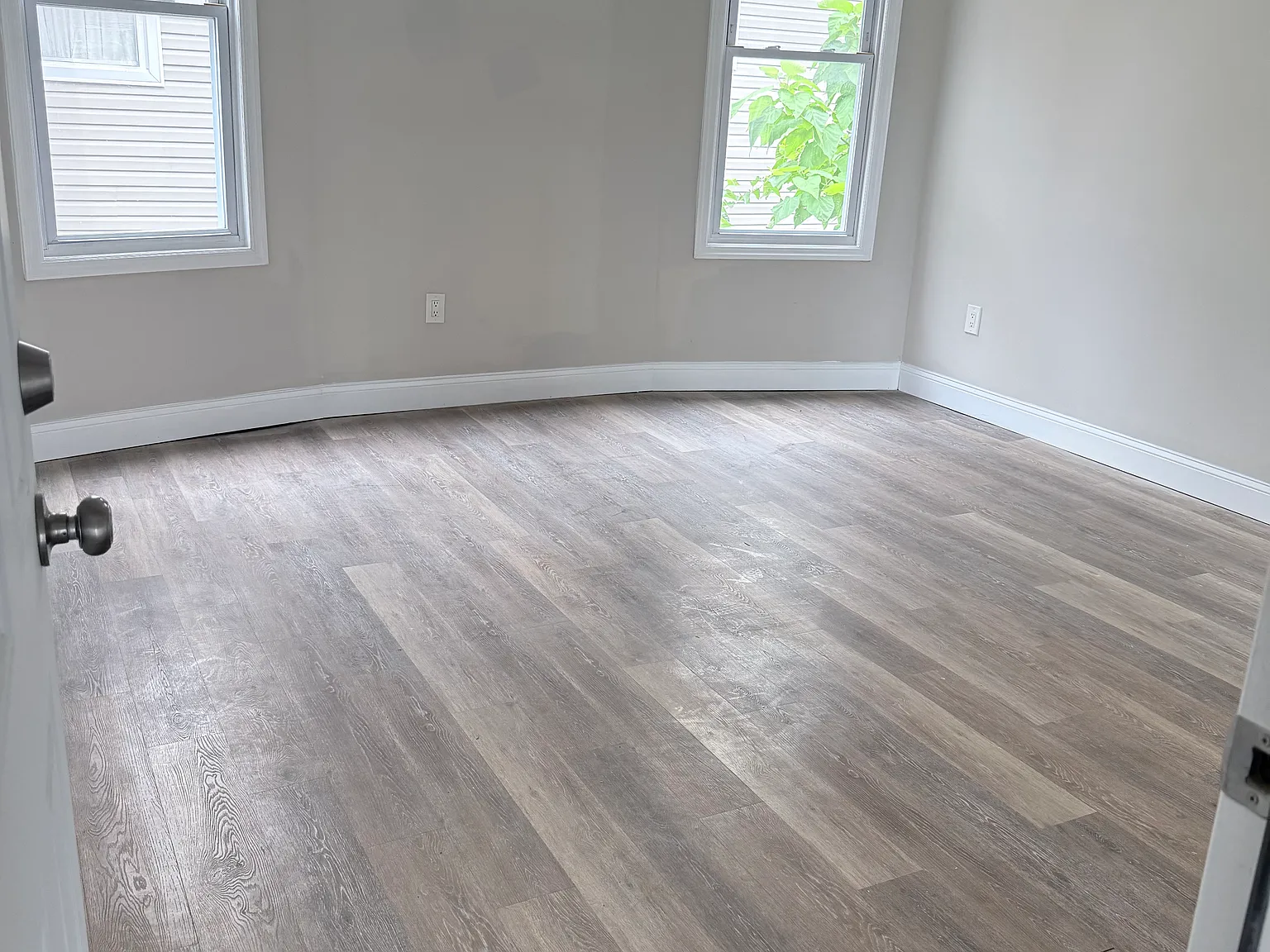 3 bed 1 bath apartment in Newark — Photo 3