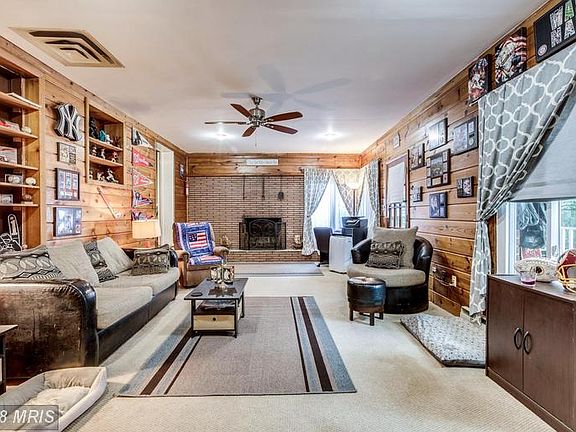 3rd image of 2025 Maynard Dr