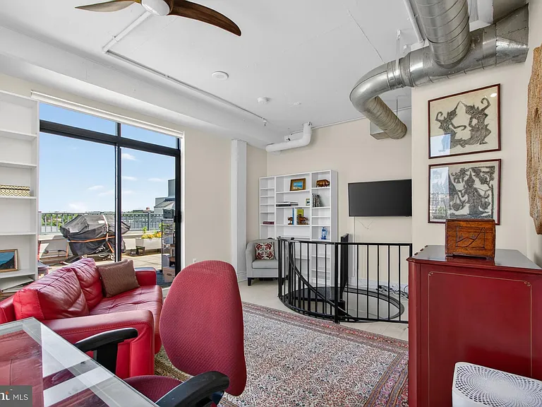 2020 12th St NW #Penthouse 03 — Photo 31