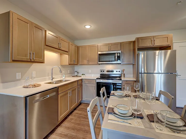 The Heights I - Apartments — Photo 14