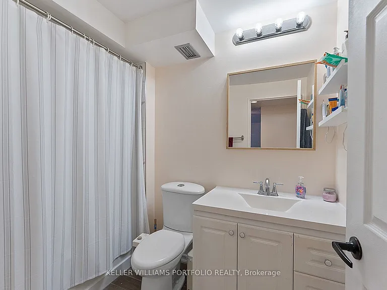 705 King St W #601 — Photo 19