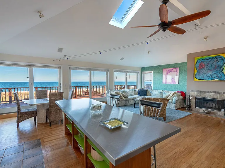 Dune Rd — Photo 2