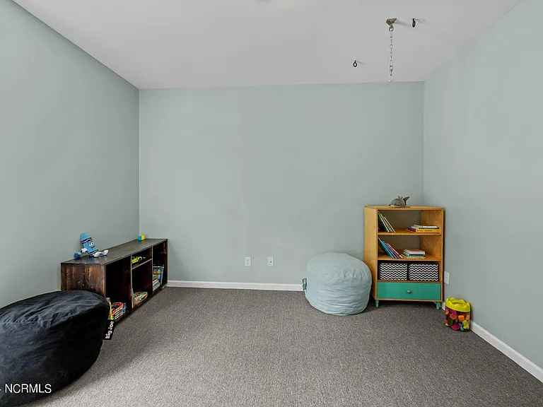 411 Palisades Way — Photo 19