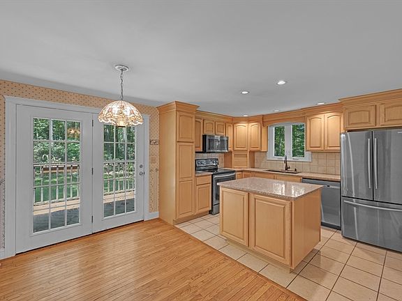 4th image of 6 Laurelwood Dr