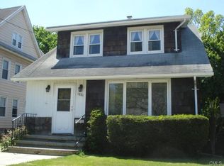 1081 Wells Pl, Stratford, CT 06615