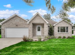 417 11th Cir SE, Demotte, IN 46310