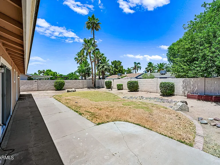 6830 E Paradise Ln — Photo 24