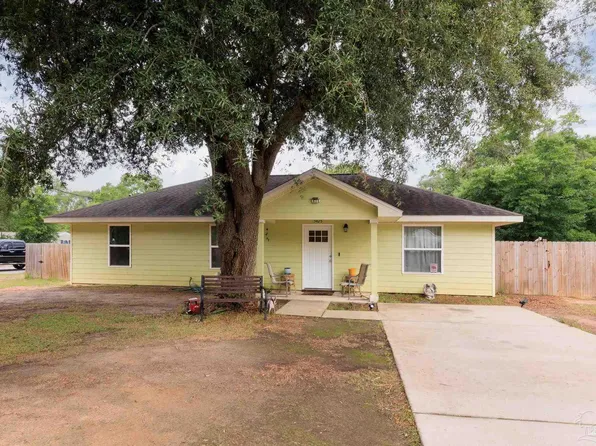 5425 Bluebird St, Milton, FL 32583