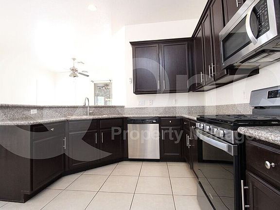 2nd image of 3305 E Jacinto Ave
