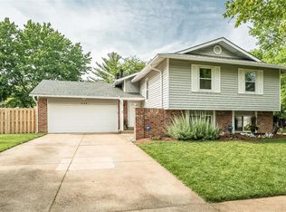 523 Shepards Crossing St, Ballwin, MO 63021
