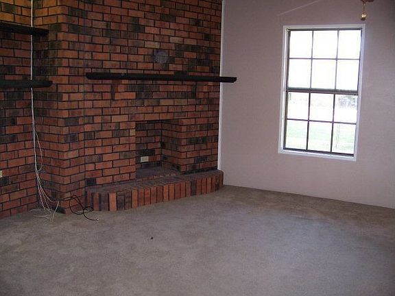 4th image of 200 Pecan Dr