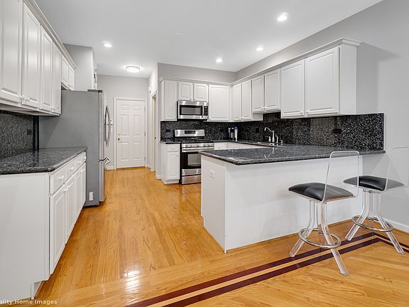 3rd image of 1772 Camden Dr