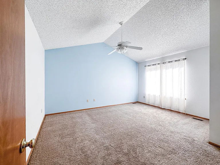 9806 Foxhill Cir — Photo 11