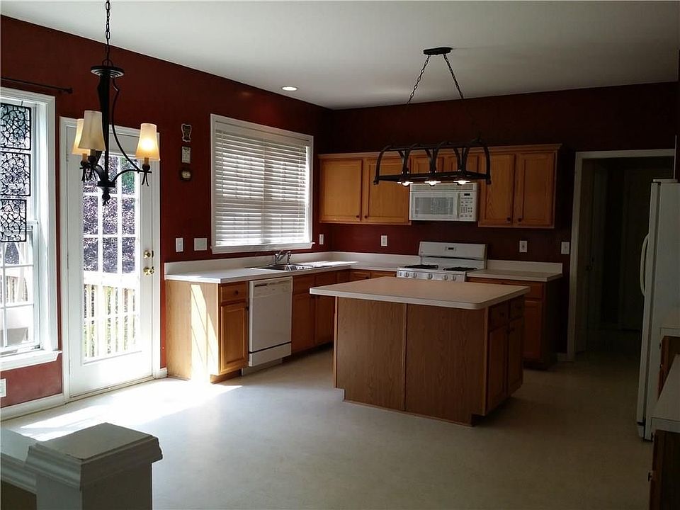 2nd image of 306 Gainesway Trl #0