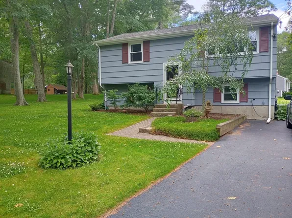 58 Bridge St, Bridgewater, MA 02324