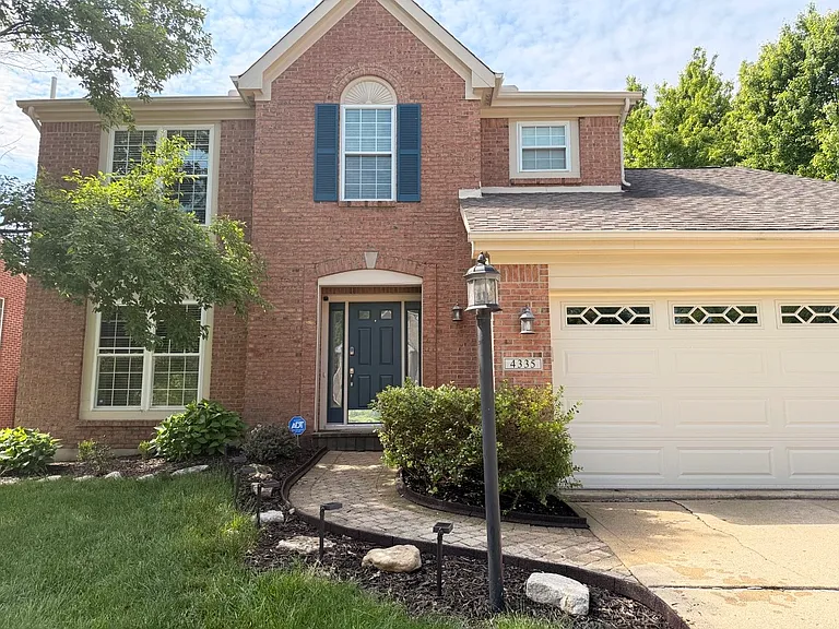 Mantell Ct — Photo 1