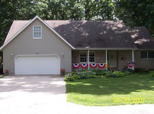 8 Edgewood Dr, Geneseo, IL 61254