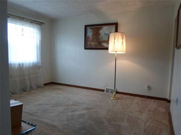 5th image of 106 McKee Ave