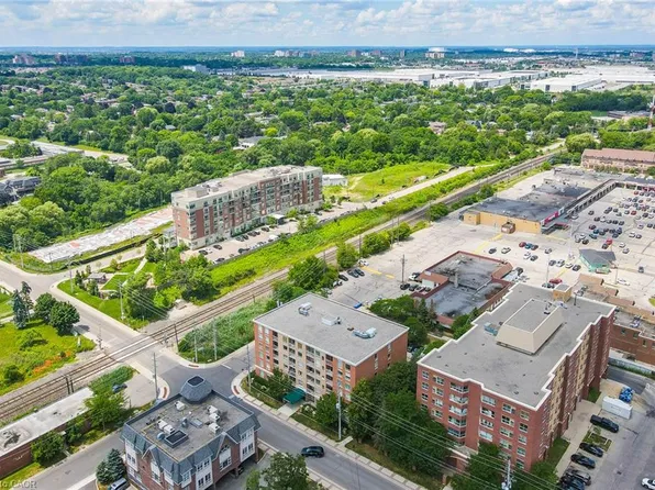 32 Tannery St #607, Mississauga, ON L5M 6T6