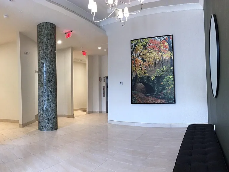 Ravinia Crossing — Photo 12