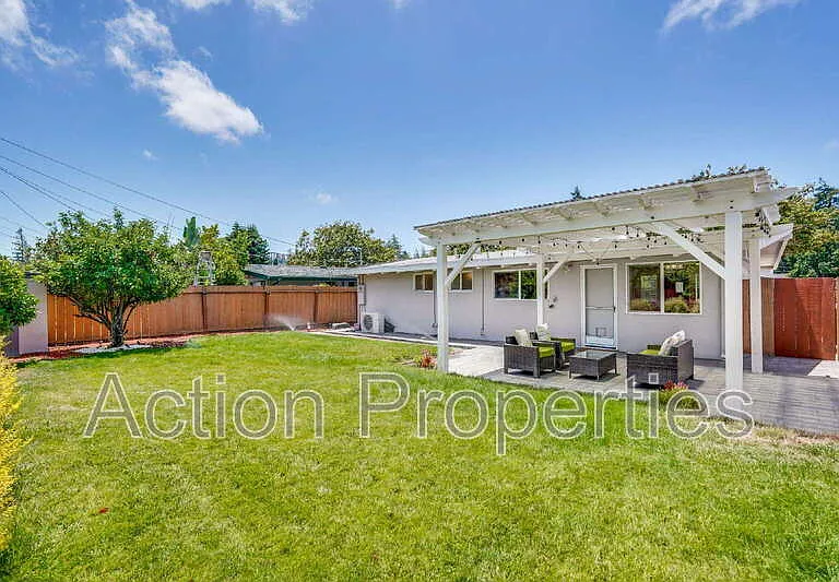 1343 Torrance Ave — Photo 22