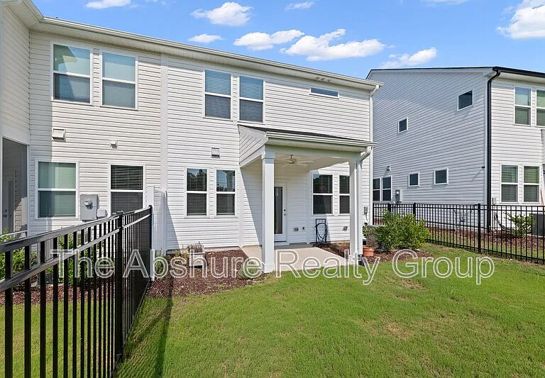 35 Village Edge Dr — Photo 40