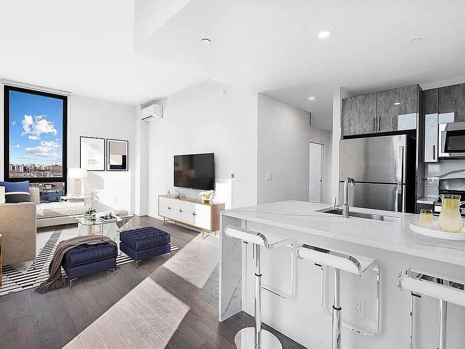 1st image of 91-09 Roosevelt Ave #303